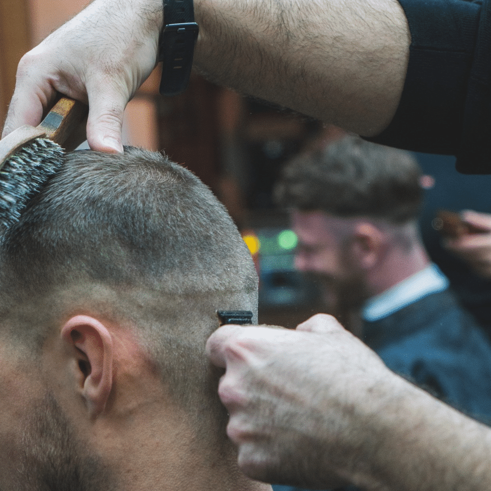 Lade håret gro som mand – klipning undervejs hos Starco Barber