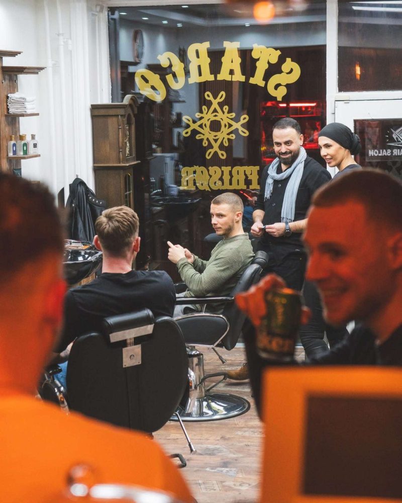 Men’s haircut Copenhagen – good atmosphere among customers at Starco Barber on Vesterbro