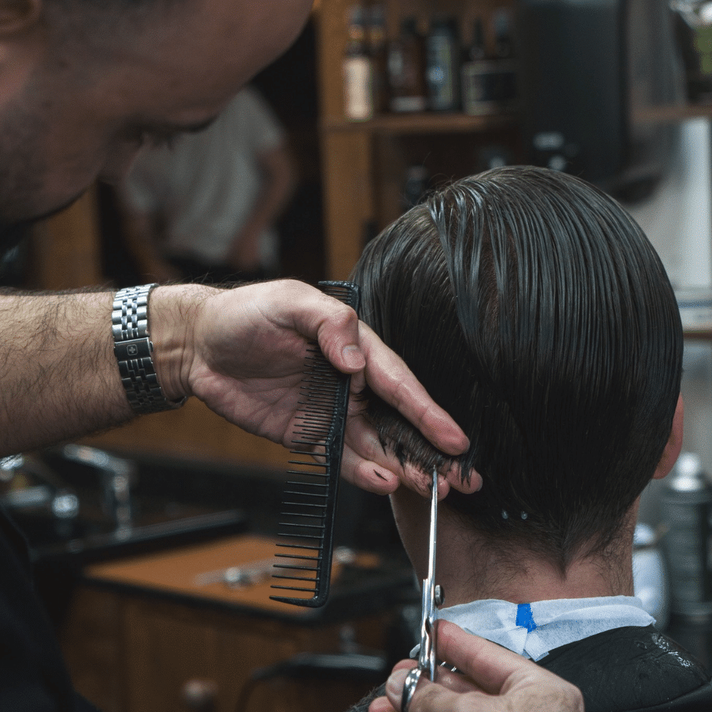 Sove med voks i håret – herreklip og styling hos Starco Barber